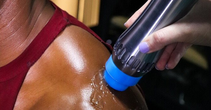 Shockwave Therapy for Hip Bursitis: Getting Back to Training Without Surgery